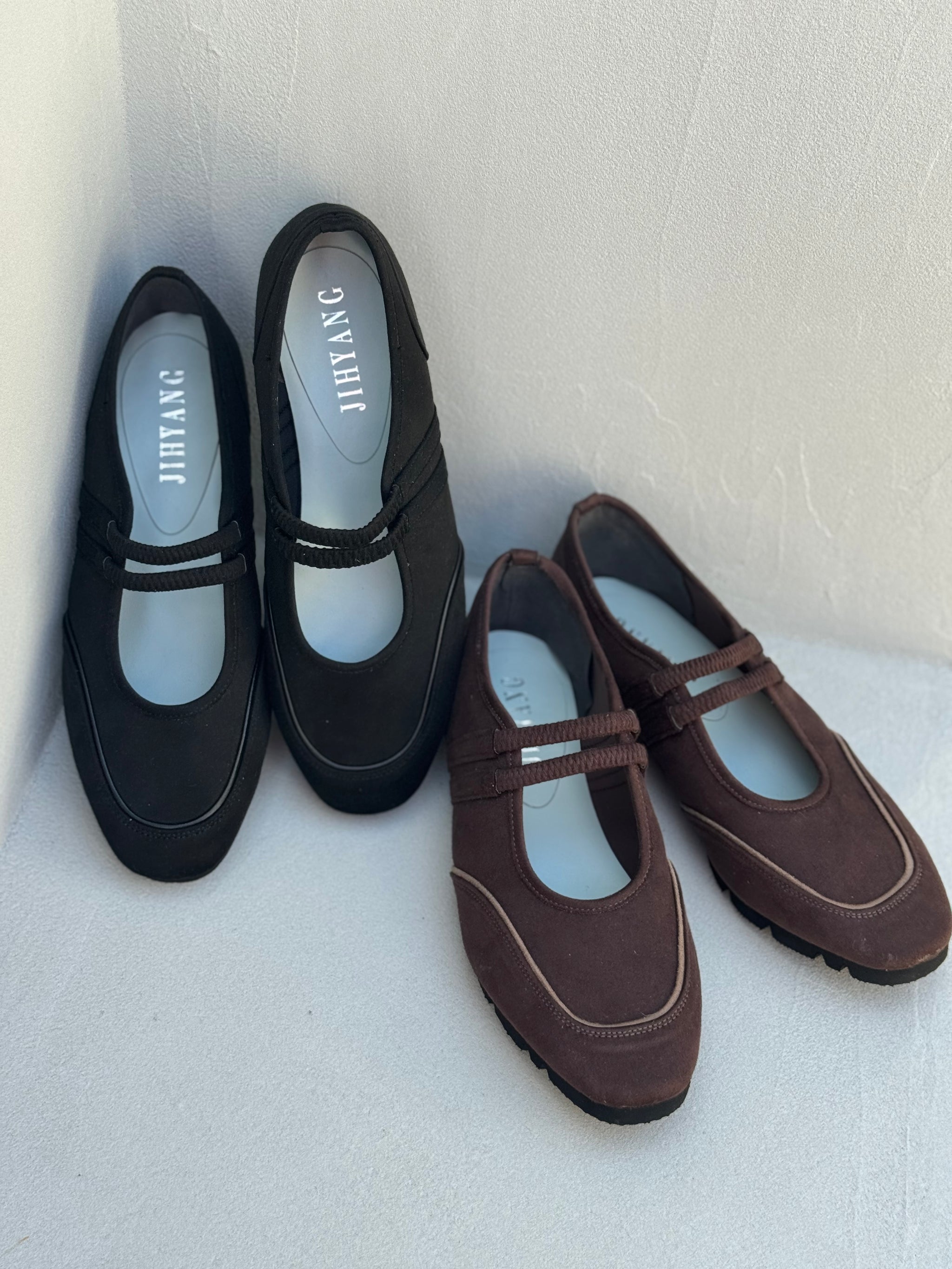 Rainshoes – JIHYANG