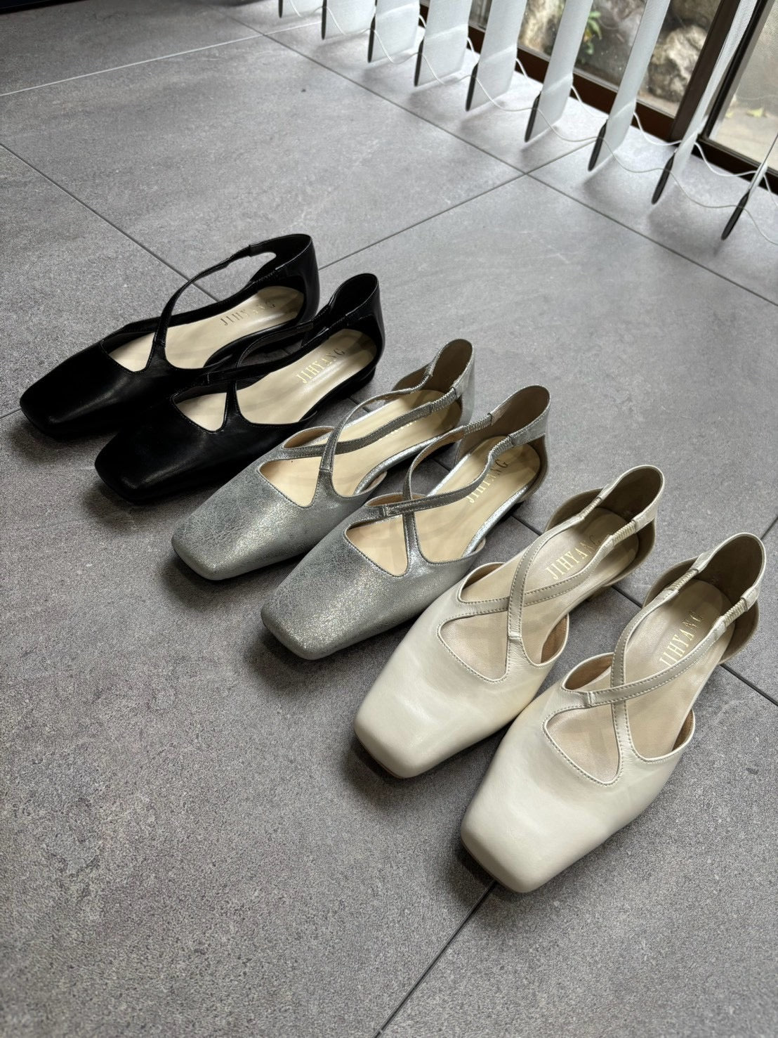 ※ 予約販売商品 クロスセパレートパンプス(1564N)