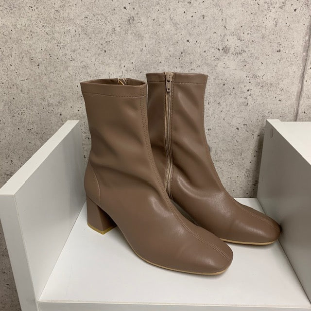 ※ 予約販売商品 ストレッチショートヒール (255N)
